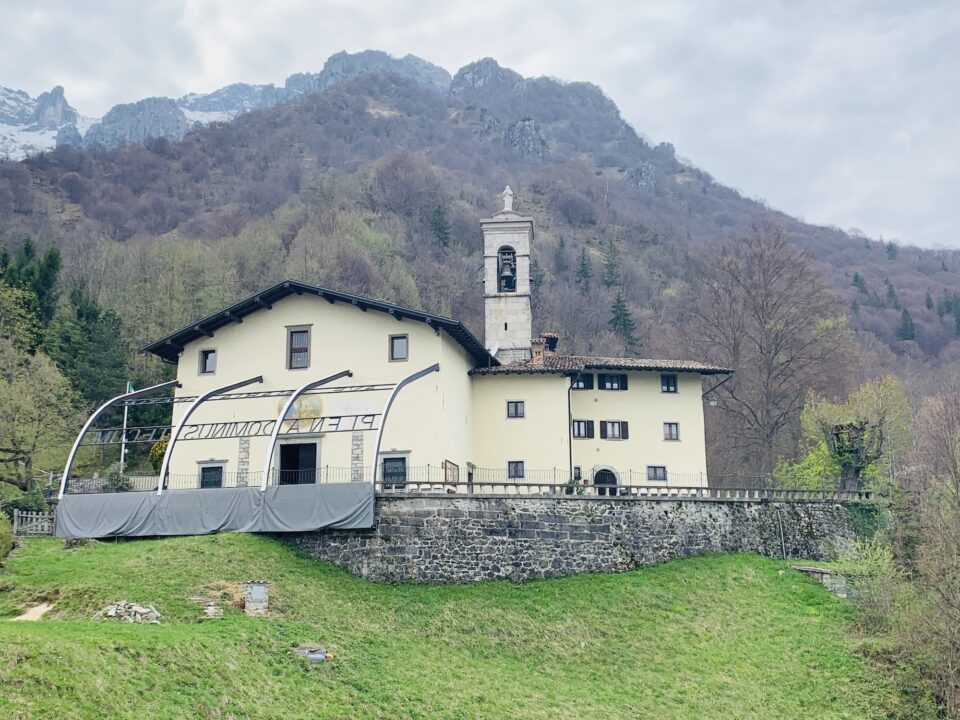 thumbnail Visita a Oneta: la miniera di Foghera e il Santuario del Frassino