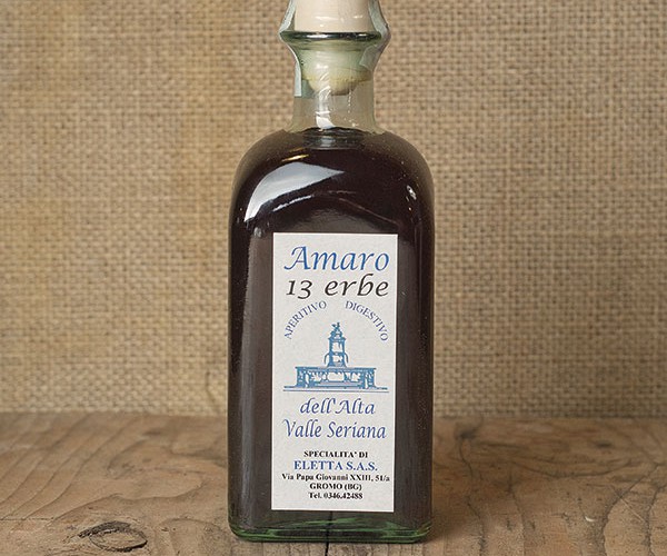 amaro valtellinese a base di erbe