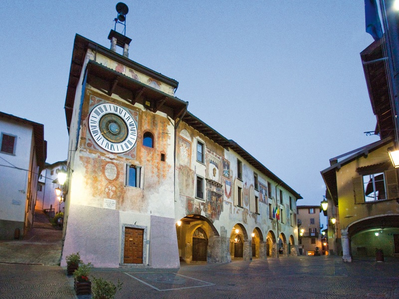 Visite all'Orologio Fanzago e alla Danza Macabra