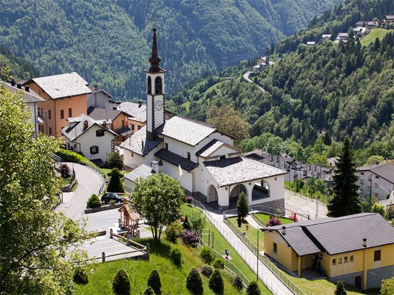 Giro Delle Contrade E Festa Della Villa