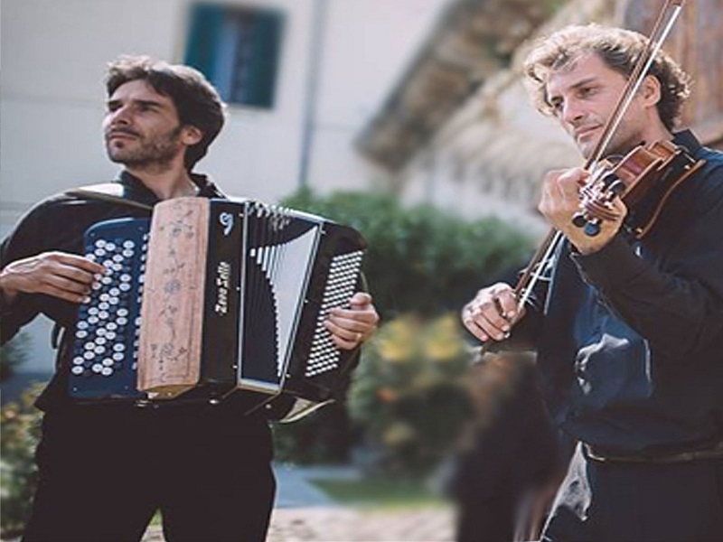 Musica Sotto L'albero