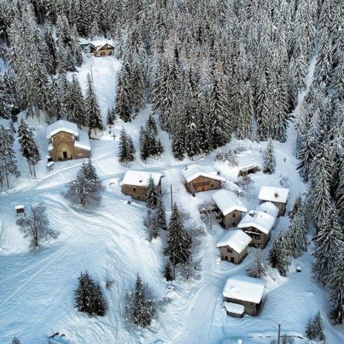 Il villaggio dei Fondi in veste invernale (@Stefano Francesco Ivaldi)