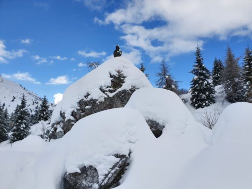 La Madonnina dei Campelli ammantata di bianco