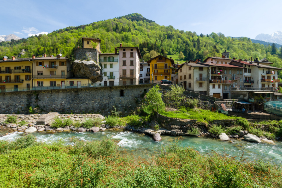 thumbnail Alla scoperta dei paesi della valle
