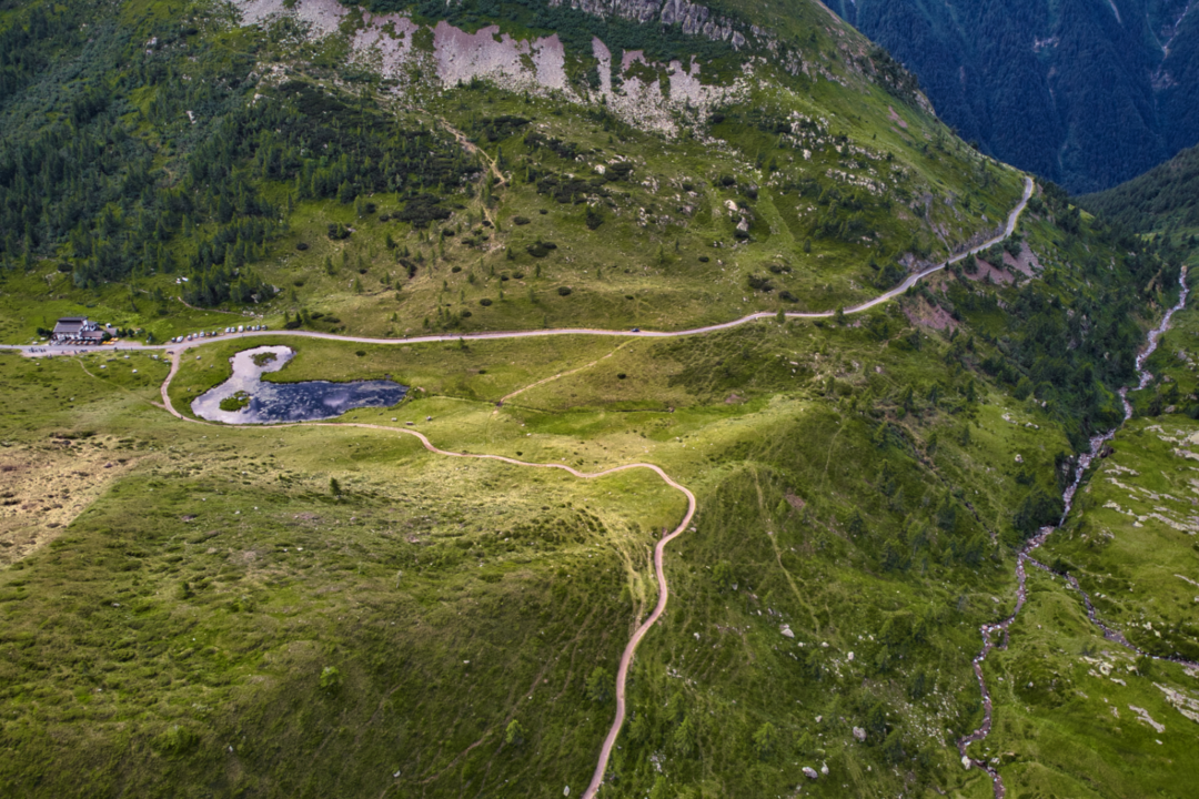 thumbnail Viaggio al centro delle Orobie – Escursione geologica